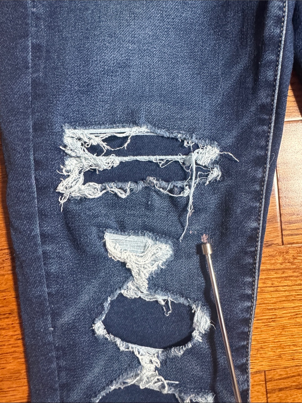 Sz 2 American Eagle Outfitters Distressed Skinny Jeans - Women - Picture 5 of 12